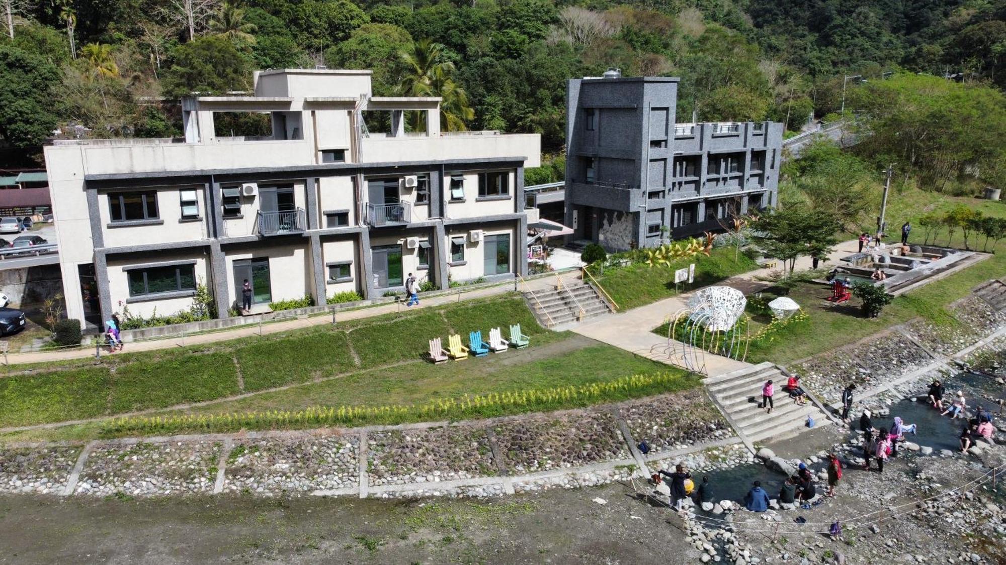 Apartamento Antong Creekside Hot Spring Yuli Exterior foto