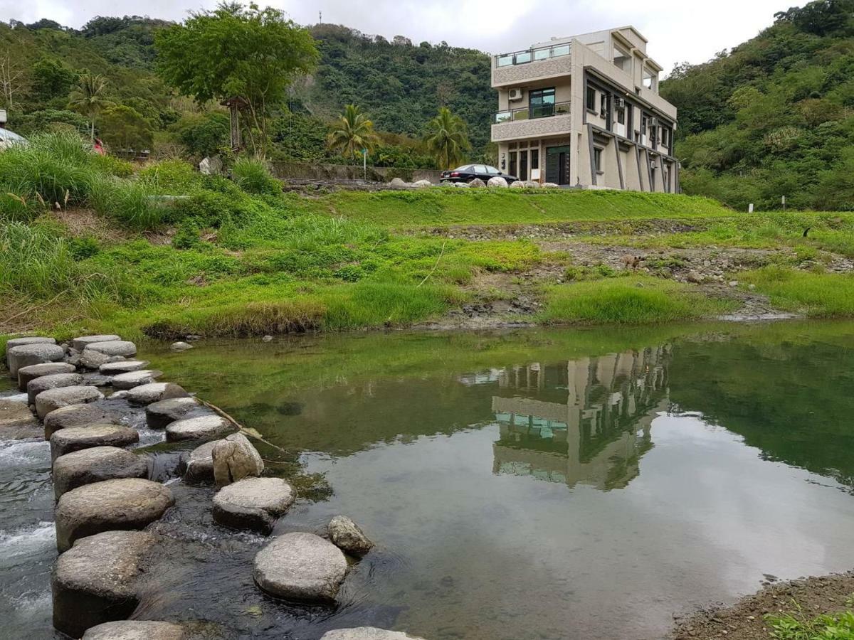 Apartamento Antong Creekside Hot Spring Yuli Exterior foto